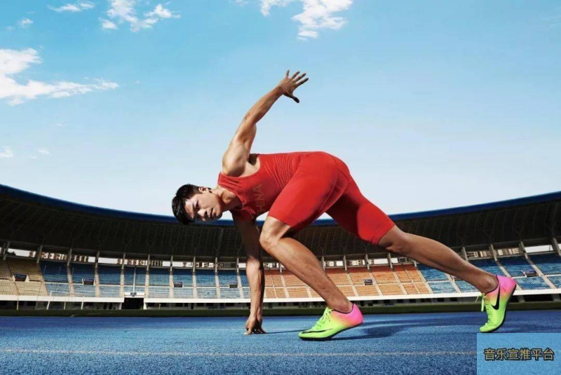 弗拉门戈官宣菲利佩续约时误发卡多佐的照片，引发球迷误解