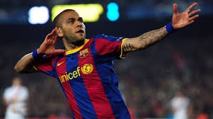 大谷翔平在 2024 年季后赛的一次盗垒滑垒中，由于速度过快差点导致对方守备员脱手